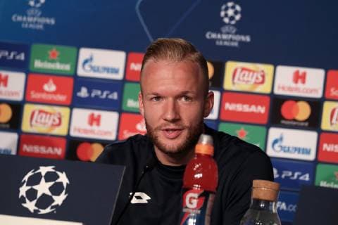 Kevin Vogt (Hoffenheim, 22), Blick durch die Kamera, bei der Pressekonferenz, PK, press conference PK Pressekonferenz Pressetermin, Medientermin, Einzelbild, Aktion, Action, Fussball, UEFA Champions League, Pressekonferenz TSG 1899 Hoffenheim,