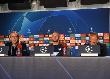 22.10.2018, xmeix, Fussball UEFA Champions League, Pressekonferenz Abschlusstraining TSG 1899 Hoffenheim - Olympique Lyon, emspor, v.l. Hoffenheims Pressesprecher Holger Kliem, Hoffenheims Trainer Julian Nagelsmann, Ueberstezer Daniel Barsan DFL DFB REGULATIONS PROHIBIT ANY USE OF PHOTOGRAPHS as IMAGE SEQUENCES and or QUASI-VIDEO Sinsheim
