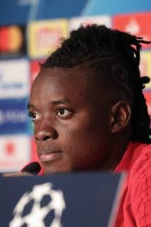 Fußball, CL, Olympique Lyon Pressekonferenz Bertrand Traore (Lyon, 10), bei der Pressekonferenz, PK, press conference PK Pressekonferenz Pressetermin, Medientermin, Einzelbild, Aktion, Action, Spielszene, Porträt, Portrait, Fussball, UEFA Champions League, Pressekonferenz Olympique Lyon,