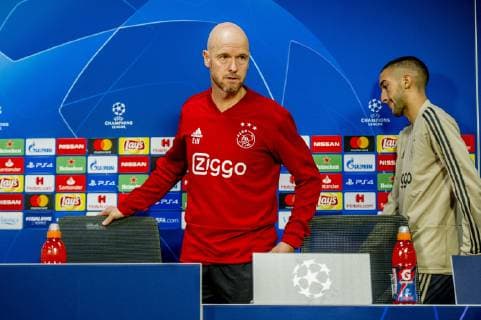 22-10-2018 VOETBAL: TRAINING EN PERSCONFERENTIE AJAX: AMSTERDAM Erik ten Hag, trainer Ajax Foto: SCS Michel Utrecht xVIxVIxImagesx xSoenarxChamidxsportfotografiexIVx 12532048