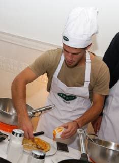 ATP-Turnier in Wien, Tennisprofis bereiten Eierpfannkuchen zu TENNIS - ATP Tennis Herren Erste Bank Open VIENNA,AUSTRIA,22.OCT.18 - TENNIS - ATP World Tour, Erste Bank Open. Image shows Grigor Dimitrov (BUL). GEPAxpictures xPhilippxBrem