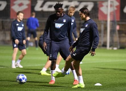 22.10.2018, xmeix, Fussball UEFA Champions League, Pressekonferenz Abschlusstraining TSG 1899 Hoffenheim - Olympique Lyon, emspor, v.l. Kasim Adams Nuhu (TSG 1899 Hoffenheim), Nico Schulz (TSG 1899 Hoffenheim) DFL DFB REGULATIONS PROHIBIT ANY USE OF PHOTOGRAPHS as IMAGE SEQUENCES and or QUASI-VIDEO Sinsheim