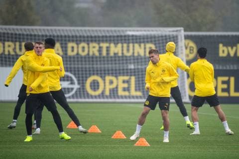 23.10.2018, xkvx, Fussball UEFA Champions League, Borussia Dortmund - Training emspor, v.l. Jacob Bruun Larsen (BVB Borussia Dortmund), Raphael Guerreiro (BVB Borussia Dortmund) (DFL DFB REGULATIONS PROHIBIT ANY USE OF PHOTOGRAPHS as IMAGE SEQUENCES and or QUASI-VIDEO) Dortmund