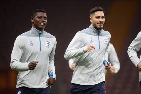 23.10.2018, Fussball, Saison 2018 2019, Champions League, Abschlusstraining und Abschlusstraining des FC Schalke 04 in Istanbul Türkei v. l. Daniel CALIGIURI (FC Schalke 04), Suat Serdar (FC Schalke 04) Istanbul Türk Telekom Stadyumu Türkei