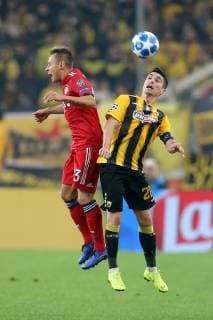 Rafinha (FC Bayern Muenchen 13) Petros Mantalos ( AEK Athens FC 20 ), AEK Athen vs. FC Bayern Muenchen, Fussball, Champions League Gruppenphase, 23.10.2018 AEK Athen vs. FC Bayern Muenchen, Fussball, Champions League Gruppenphase, 23.10.2018 Athen Copyright: xLanger Eibner-Pressefotox EP_HLR