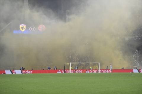 AEK Athens v Bayern Munchen Fans of AEK Athens in action during the UEFA Champions League Group E football match between AEK Athens v Bayern Munchen at OAKA Stadium in Athens, Greece on October 23, 2018 Copyright: xAlexxNicodimx