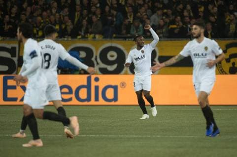 Fussball UCL - BSC Young Boys - FC Valencia Bern, 23.10.2018, Fussball Uefa Championsleague, Saison 2018 2019, BSC Young Boys - FC Valencia, Michy Batshuayi (Valencia) freut sich über seinen Treffer zum 0:1.