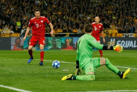 Griechenland, Athen 22.10.2018, UEFA Champions League - 2018 19 Season, Vorrunde, Gruppenphase - Gruppe E - 3. Spieltag, AEK Athen - FC Bayern Muenchen, Tor zum 0:2 Torschuetze Robert Lewandowski (FCB) ( DeFodi048