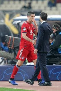 Robert Lewandowski (FC Bayern Muenchen 9) Trainer Niko Kovac (FC Bayern Muenchen) nach der Auswechslung, AEK Athen vs. FC Bayern Muenchen, Fussball, Champions League Gruppenphase, 23.10.2018 AEK Athen vs. FC Bayern Muenchen, Fussball, Champions League Gruppenphase, 23.10.2018 Athen Copyright: xLanger Eibner-Pressefotox EP_HLR