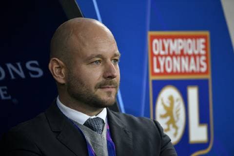 Vor Spielbeginn: Manager Direktor Profifußball Alexander Rosen TSG 1899 Hoffenheim vor Logo TSG 1899 Hoffenheim vs Olympique Lyon Champions League CL Gruppenphase 23.10.2018 DFL REGULATIONS PROHIBIT ANY USE OF PHOTOGRAPHS AS IMAGE SEQUENCES AND OR QUASI-VIDEO TSG 1899 Hoffenheim vs Olympique Lyon