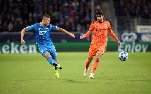 TSG 1899 Hoffenheim - Olympique Lyon Deutschland, Sinsheim, 23.10.2018, Fussball, UEFA Champions League, Saison 2018 2019, 3. Spieltag, TSG 1899 Hoffenheim - Olympique Lyon: v.l. Pavel Kaderabek (TSG 1899 Hoffenheim), Martin Terrier (Olympique Lyon).