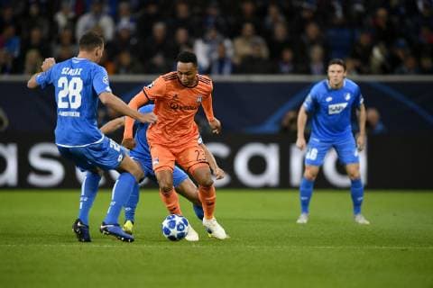Zweikampf, Aktion Kenny Tete Olympique Lyon gegen Adam Szalai TSG 1899 Hoffenheim TSG 1899 Hoffenheim vs Olympique Lyon Champions League CL Gruppenphase 23.10.2018 DFL REGULATIONS PROHIBIT ANY USE OF PHOTOGRAPHS AS IMAGE SEQUENCES AND OR QUASI-VIDEO TSG 1899 Hoffenheim vs Olympique Lyon