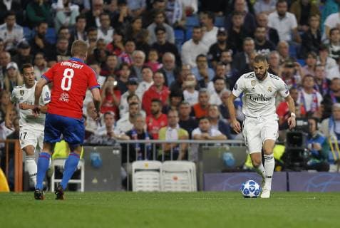 Soccer match between Real Madrid and Viktoria Plzen, of the Champions League 2018 2019, held at the Santiago Bernabeu stadium, in Madrid. (Photo: Jose Cuesta 261 Cordon Press). Karim Benzema