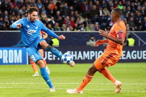 v.li.: Ishak Belfodil (Hoffenheim, 19), Marcelo Antonio Guedes Filho (Marcelo, Lyon, 6), Aktion, Action, Spielszene, Fussball, UEFA Champions League, TSG 1899 Hoffenheim - Olympique Lyon,