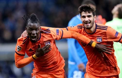 Deutschland, Sinsheim, WIRSOL Rhein-Neckar-Arena, 23.10.2018, Fussball - Champions League - TSG Hoffenheim - Olympique Lyon Bild: v. l. Torschütze Bertrand Traore (Olympique Lyon, 10) und Martin Terrier (Olympique Lyon, 7) bejubeln das 1:0 Copyright: HMBxMedia xHeikoxBecker