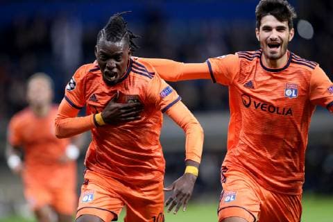 Deutschland, Sinsheim, WIRSOL Rhein-Neckar-Arena, 23.10.2018, Fussball - Champions League - TSG Hoffenheim - Olympique Lyon Bild: v. l. Torschütze Bertrand Traore (Olympique Lyon, 10) und Martin Terrier (Olympique Lyon, 7) bejubeln das 1:0 Copyright: HMBxMedia xHeikoxBecker