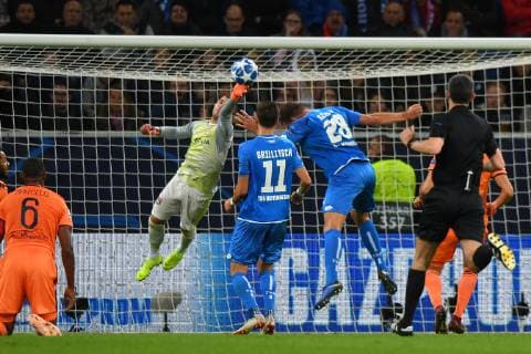 23.10.2018, xfux, Fussball UEFA Champions League, TSG 1899 Hoffenheim - Olympique Lyon, emspor, v.l. Anthony Lopes (Olympique Lyon), Florian Grillitsch (TSG 1899 Hoffenheim), Adam Szalai (TSG 1899 Hoffenheim) Sinsheim