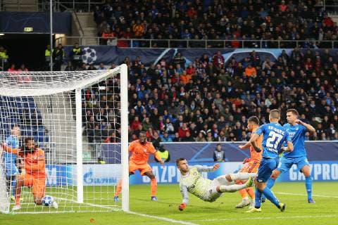 23.10.2018, xtvx, Fussball UEFA Champions League, TSG 1899 Hoffenheim - Olympique Lyon emspor, v.l. Goal scored, Tor zum 1:1 Andrej Kramaric (TSG 1899 Hoffenheim) Torwart Anthony Lopes (Olympique Lyon) Andrej Kramaric (TSG 1899 Hoffenheim) (DFL DFB REGULATIONS PROHIBIT ANY USE OF PHOTOGRAPHS as IMAGE SEQUENCES and or QUASI-VIDEO) Sinsheim