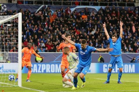 23.10.2018, xtvx, Fussball UEFA Champions League, TSG 1899 Hoffenheim - Olympique Lyon emspor, v.l. Goal scored, Tor zum 1:1 Andrej Kramaric (TSG 1899 Hoffenheim) Torjubel, Goal celebration, celebrate the goal, celebrates scoring (DFL DFB REGULATIONS PROHIBIT ANY USE OF PHOTOGRAPHS as IMAGE SEQUENCES and or QUASI-VIDEO) Sinsheim