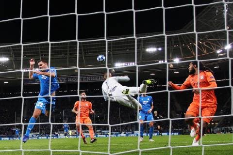 23.10.2018, xtvx, Fussball UEFA Champions League, TSG 1899 Hoffenheim - Olympique Lyon emspor, v.l. Adam Szalai (TSG 1899 Hoffenheim) Torwart Anthony Lopes (Olympique Lyon) (DFL DFB REGULATIONS PROHIBIT ANY USE OF PHOTOGRAPHS as IMAGE SEQUENCES and or QUASI-VIDEO) Sinsheim