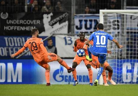 Torschuss Aktion Torchance Strafraumszene Torraumszene Kerem Demirbay TSG 1899 Hoffenheim TSG 1899 Hoffenheim vs Olympique Lyon Champions League CL Gruppenphase 23.10.2018 DFL REGULATIONS PROHIBIT ANY USE OF PHOTOGRAPHS AS IMAGE SEQUENCES AND OR QUASI-VIDEO TSG 1899 Hoffenheim vs Olympique Lyon