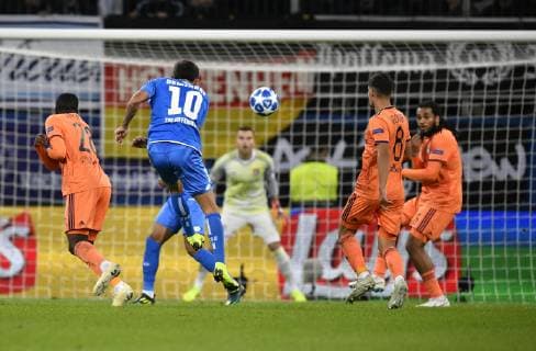 Torschuss Aktion Torchance Strafraumszene Torraumszene Kerem Demirbay TSG 1899 Hoffenheim TSG 1899 Hoffenheim vs Olympique Lyon Champions League CL Gruppenphase 23.10.2018 DFL REGULATIONS PROHIBIT ANY USE OF PHOTOGRAPHS AS IMAGE SEQUENCES AND OR QUASI-VIDEO TSG 1899 Hoffenheim vs Olympique Lyon