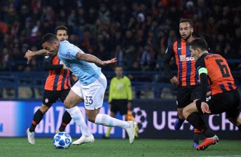 Fußball, CL, Schachtar Donezk - Manchester City Forward Gabriel Jesus (2nd L) is seen in action with players of FC Shakhtar Donetsk during the UEFA Champions League Group F Matchday 3 game at the Metalist Stadium Regional Sports Complex, Kharkiv, northeastern Ukraine, October 23, 2018. Ukrinform. UCL: Shakhtar vs. Manchester City in Kharkiv  Copyright: xDanilxShamkinx