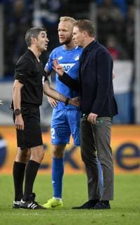 Trainer Coach Julian Nagelsmann TSG 1899 Hoffenheim sauer auf Schiedsrichter Referee Undiano Mallenco (ESP) Gestik, Geste TSG 1899 Hoffenheim vs Olympique Lyon Champions League CL Gruppenphase 23.10.2018 DFL REGULATIONS PROHIBIT ANY USE OF PHOTOGRAPHS AS IMAGE SEQUENCES AND OR QUASI-VIDEO TSG 1899 Hoffenheim vs Olympique Lyon