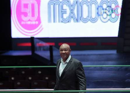 Sport Bilder des Tages US former boxer George Foreman poses after a press conference PK Pressekonferenz in Mexico City, Mexico, 23 October 2018. Foreman visited Mexico City to celebrate the 50th anniversary of the Olympic Games Olympische Spiele Olympia OS Mexico 1968. 50th anniversary of the Mexico 1968 Olympic Games !ACHTUNG: NUR REDAKTIONELLE NUTZUNG!  Copyright: xMarioxGuzmanx MCT01 20181024-636759412221597311
