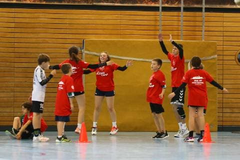 Handball, Herren, 1. Bundesliga, Saison 2018 19, Ferien-Camp der Füchse Berlin, Special Wettkämpfer während des Camps, 23.10.18, Copyright: xMichaelxHundtx xMatthiasxKochx