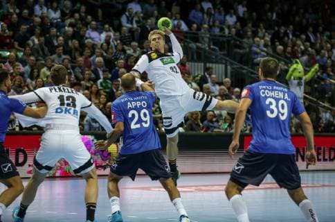 Deutschland,Wetzlar, Rittal-Arena, 20.10.2018, Handball, EHF Euro 2020 Qualifikation: Deutschland - Israel, Männer A Gruppe 1 Bild: v.li.Hendrik Pekeler (Germany, 13),Yosef Appo (Israel, 29),Franz Semper (Germany, 32),Adir Cohen (Israel, ) Copyright: HMBxMedia ThomasxJäger