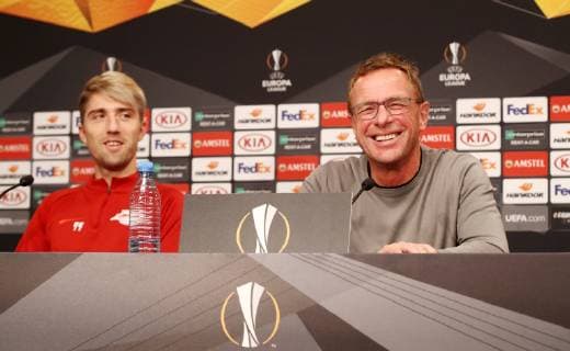 Sport Themen der Woche KW43 Sport Bilder des Tages RB Leipzig - PK Euro League Leipzig, 24.10.2018, Red Bull Arena, Fussball, UEFA Europa League , PK am Vortag des Spiels RB Leipzig (GER) vs. Celtic Glasgow (SCO) , Im Bild v.l.: Kevin Kampl (RB Leipzig Player) und Ralf Rangnick, RB Leipzig Cheftrainer und Sportdirektor ,