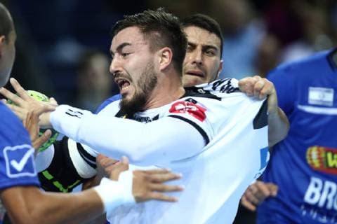 Adir Cohen (Israel) im Zweikampf mit Jannik Kohlbacher (Deutschland) Deutschland vs Israel, Handball, EM-Qualifikation, 24.10.2018 Deutschland vs Israel, Handball, EM-Qualifikation, 24.10.2018 Wetzlar Copyright: xEIBNER RenexWeissx EP_RWS