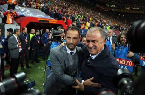 Sport Bilder des Tages Galatasaray s Fatih Terim and Schalke s Domenico Tedesco during Galatasaray - Schalke UEFA Champions League game at Turk Telekom Arena, 25th Oct. 2018  Copyright: TolgaxAdanali 16155220