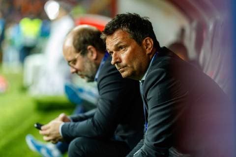 Tuerkei, Istanbul 24.10.2018, UEFA Champions League - 2018 19 Season, Vorrunde, Gruppenphase - Gruppe D - 3. Spieltag, Galatasaray Istanbul - FC Schalke 04, Sportdirektor Christian Heidel (S04) schaut ( DeFodi048