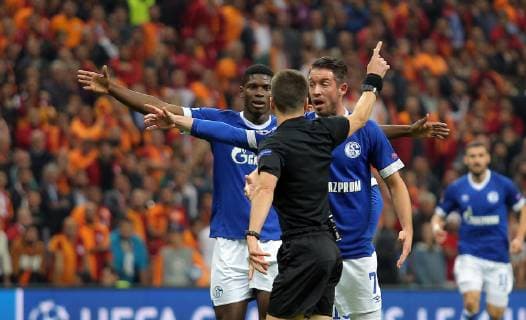 Sport Bilder des Tages Schalke s Breel Embolo and Suat Serdar during Galatasaray - Schalke UEFA Champions League game at Turk Telekom Arena, 25th Oct. 2018  Copyright: TolgaxAdanali 16155222