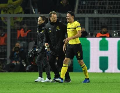 24.10.2018, Fussball, UEFA Champions League, Saison 2018 2019, Vorrunde, 3. Spieltag, Borussia Dortmund - Atletico Madrid, Verletzung Thomas Delaney (Borussia Dortmund), re.