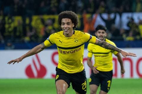 24.10.2018, xkvx, Fussball UEFA Champions League, Borussia Dortmund - Atletico Madrid emspor, v.l. Torjubel, Goal celebration, celebrate the goal zum 1:0 durch Axel Witsel (BVB Borussia Dortmund) (DFL DFB REGULATIONS PROHIBIT ANY USE OF PHOTOGRAPHS as IMAGE SEQUENCES and or QUASI-VIDEO) Dortmund