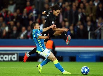 Sport Bilder des Tages Mario Rui of Napoli and Edinson Cavani of PSG Paris 24-10-2018 Parc Des Princes Champions League 2018 2019 Group C Paris Saint Germain Vs Napoli Foto Matteo Ciambelli Insidefoto matteoxciambelli