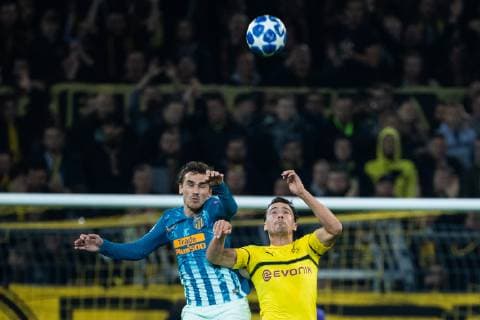 24.10.2018, xkvx, Fussball UEFA Champions League, Borussia Dortmund - Atletico Madrid emspor, v.l. Antoine Griezmann (Atletico Madrid), Thomas Delaney (BVB Borussia Dortmund) (DFL DFB REGULATIONS PROHIBIT ANY USE OF PHOTOGRAPHS as IMAGE SEQUENCES and or QUASI-VIDEO) Dortmund
