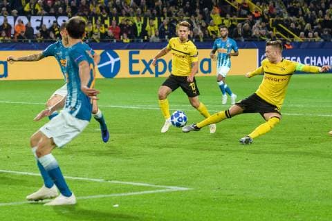 Raphael Guerreiro (Borussia Dortmund 13) mit dem Tor zum 2:0 mit Marco Reus (Borussia Dortmund 11) beim Champions League Spiel zwischen Borussia Dortmund und Atletico Madrid am 24.10.2018, Borussia Dortmund vs Atletico Madrid, Champions League, 24.10.2018 Dortmund Copyright: xSchuelerx xEibnerx-xPressefotox EP_EER