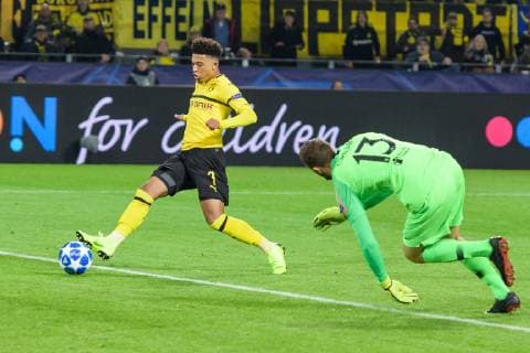 Jadon Sancho (Borussia Dortmund 7) mit dem Tor zum 3:0 gegfen Torwart Jan Oblak (Atletico Madrid 13) beim Champions League Spiel zwischen Borussia Dortmund und Atletico Madrid am 24.10.2018, Borussia Dortmund vs Atletico Madrid, Champions League, 24.10.2018 Dortmund Copyright: xSchuelerx xEibnerx-xPressefotox EP_EER