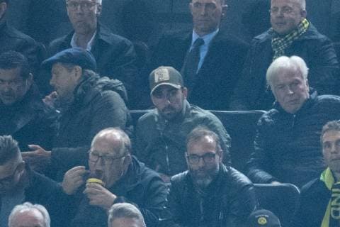 Sport Bilder des Tages 24.10.2018, xkvx, Fussball UEFA Champions League, Borussia Dortmund - Atletico Madrid emspor, v.l. Paco Alcacer (BVB Borussia Dortmund) auf der Tribuene (DFL DFB REGULATIONS PROHIBIT ANY USE OF PHOTOGRAPHS as IMAGE SEQUENCES and or QUASI-VIDEO) Dortmund