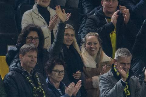 Scarlett Gartmann (Freundin von Marco Reus - mitte) auf der Tribuene beim Champions League Spiel zwischen Borussia Dortmund und Atletico Madrid am 24.10.2018, Borussia Dortmund vs Atletico Madrid, Champions League, 24.10.2018 Dortmund Copyright: xSchuelerx xEibnerx-xPressefotox EP_EER