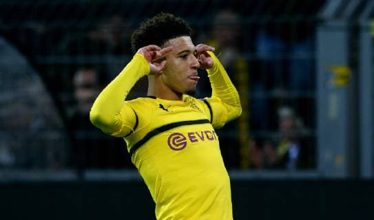 Sport Bilder des Tages Fussball, UEFA Champions League, Herren, Saison 2018 2019, Gruppe A, 3. Spieltag, Signal Iduna Park Dortmund, Bor. Dortmund (gelb) - Atletico Madrid (blau) 4:0; Jubel Jadon Sancho (BVB) nach seinem Tor zum 3:0. Jubel, Freude, Aktion. UEFA REGULATIONS PROHIBIT ANY USE OF PHOTOGRAPHS AS IMAGE SEQUENCES AND OR QUASI-VIDEO.
