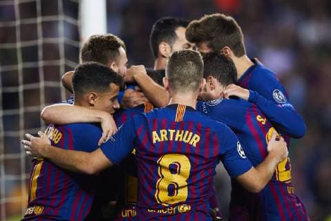 24.10.2018, xslx, Fussball Champions League, FC Barcelona Barca - Inter Mailand emspor, v.l. FC Barcelona Spielern Jubeln gemeinsam nach den Tor von Rafinha Alcantara (FC Barcelona) 1-0 (DFL DFB REGULATIONS PROHIBIT ANY USE OF PHOTOGRAPHS as IMAGE SEQUENCES and or QUASI-VIDEO) Barcelona