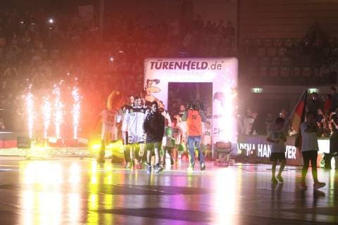 Die deutsche Mannschaft laeuft in die Rittal-Arena zum Spiel gegen Israel ein Deutschland vs Israel, Handball, EM-Qualifikation, 24.10.2018 Deutschland vs Israel, Handball, EM-Qualifikation, 24.10.2018 Wetzlar Copyright: xEIBNER RenexWeissx EP_RWS