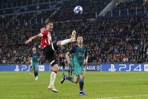 (L-R), Luuk de Jong of PSV, Toby Alderweireld of Tottenham Hotspur during the UEFA Champions League group C match between PSV Eindhoven and Tottenham Hotspur FC at the Phillips stadium on October 24, 2018 in Eindhoven, The Netherlands UEFA Champions League 2018 2019 xVIxVIxImagesx xJeroenxPutmansxIVx 12553293