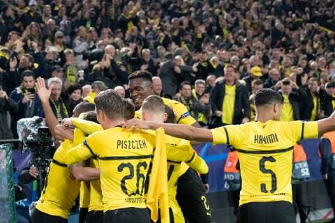 24.10.2018, xkvx, Fussball UEFA Champions League, Borussia Dortmund - Atletico Madrid emspor, v.l. Torjubel, Goal celebration, celebrate the goal zum 1:0 durch Axel Witsel (BVB Borussia Dortmund) (DFL DFB REGULATIONS PROHIBIT ANY USE OF PHOTOGRAPHS as IMAGE SEQUENCES and or QUASI-VIDEO) Dortmund