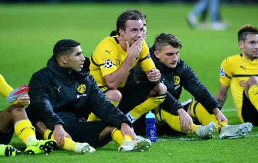 Fussball, UEFA Champions League, Herren, Saison 2018 2019, Gruppe A, 3. Spieltag, Signal Iduna Park Dortmund, Bor. Dortmund (gelb) - Atletico Madrid (blau) 4:0; Schlussjubel Marco Reus (BVB). Jubel, Freude, Aktion. UEFA REGULATIONS PROHIBIT ANY USE OF PHOTOGRAPHS AS IMAGE SEQUENCES AND OR QUASI-VIDEO.